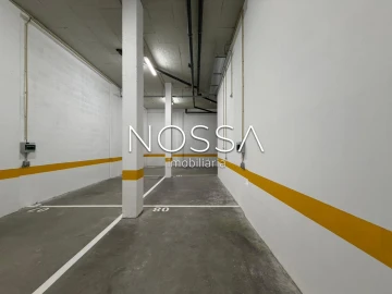 Garagem para Arrendamento em Santo António dos Cavaleiros e Frielas