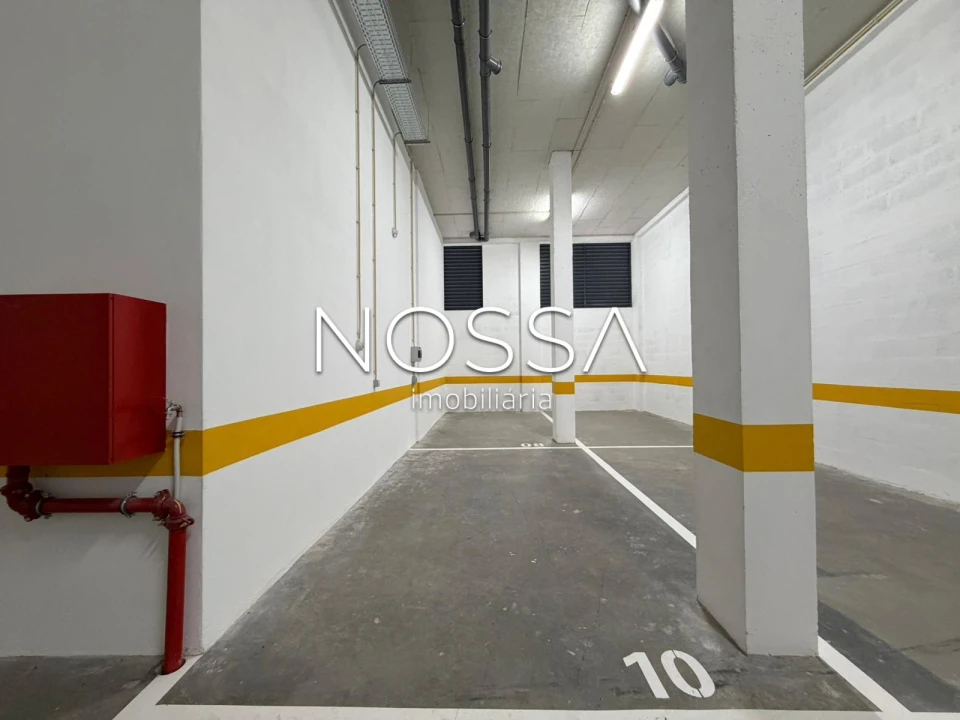 Garagem para Arrendamento em Santo António dos Cavaleiros e Frielas Foto 11