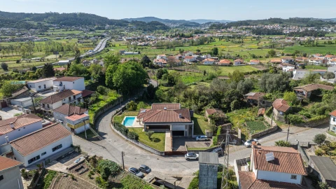 Moradia T4 para Venda em Morreira e Trandeiras