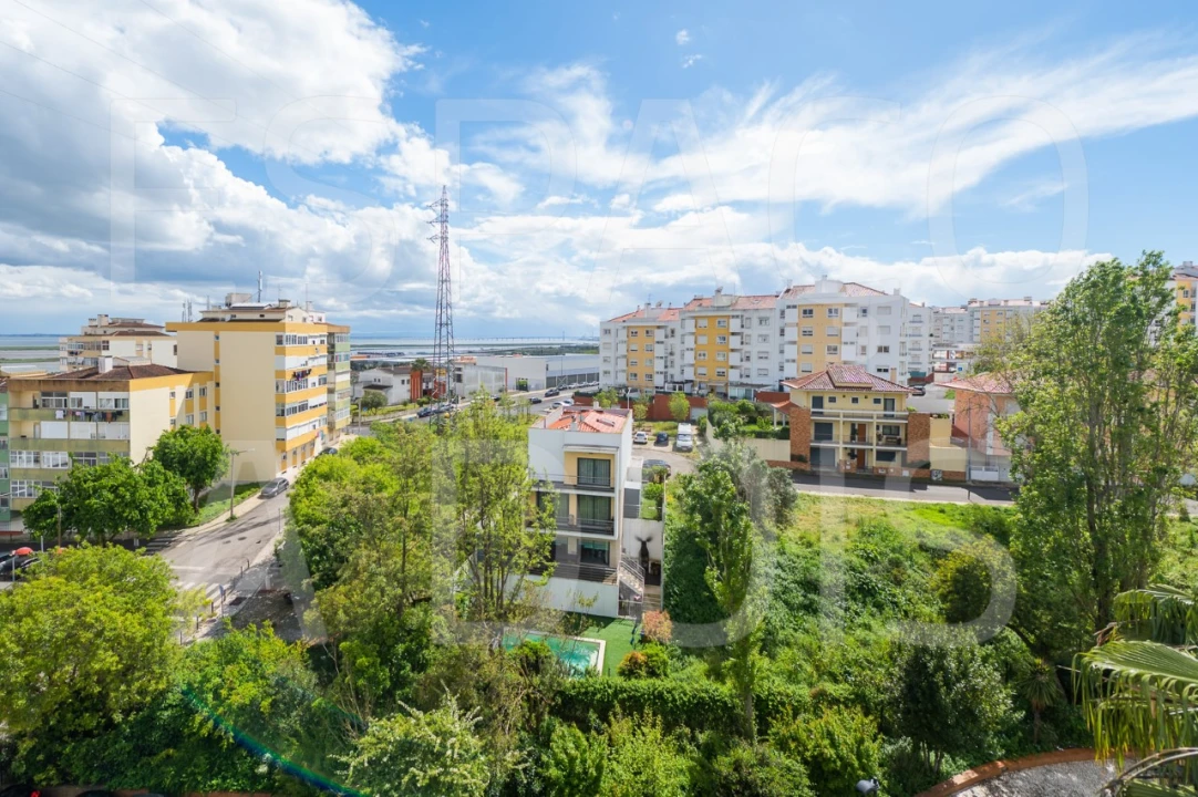 Apartamento T3 para Venda em Póvoa de Santa Iria e Forte da Casa Foto 34