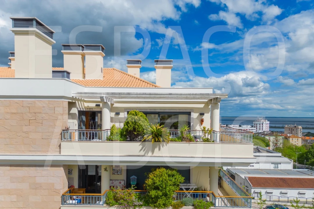 Apartamento T3 para Venda em Póvoa de Santa Iria e Forte da Casa Foto 44