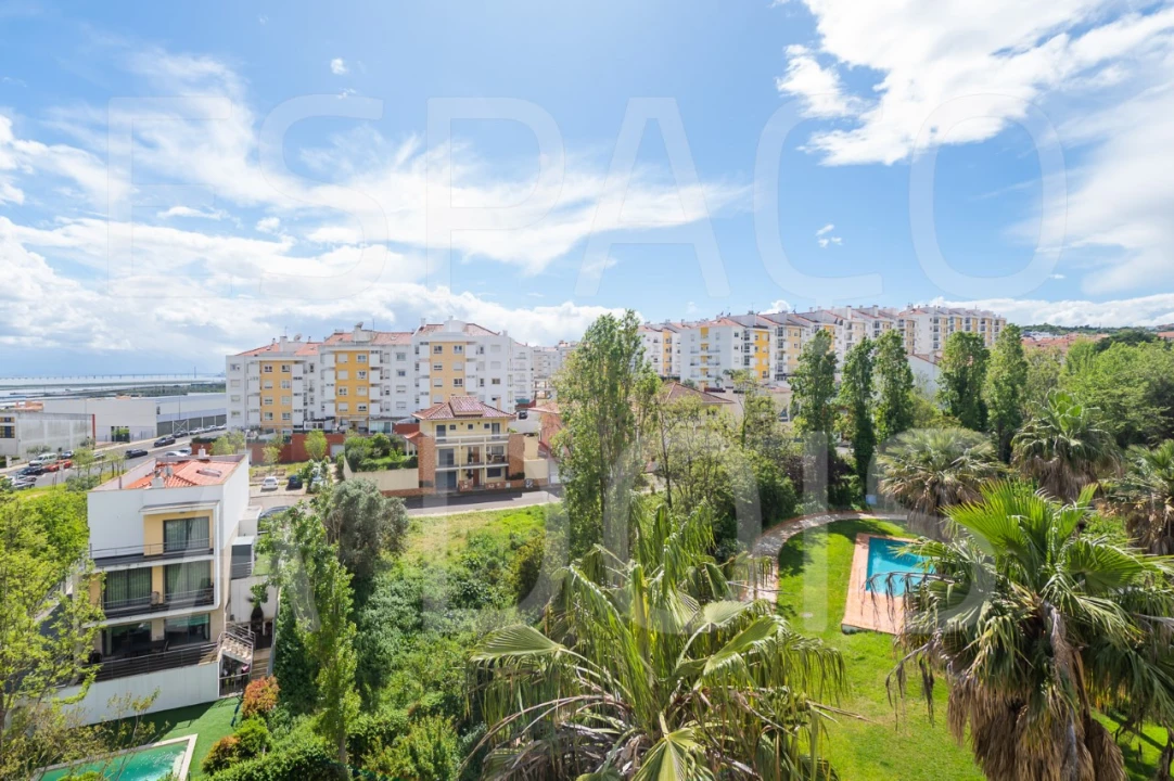 Apartamento T3 para Venda em Póvoa de Santa Iria e Forte da Casa Foto 47