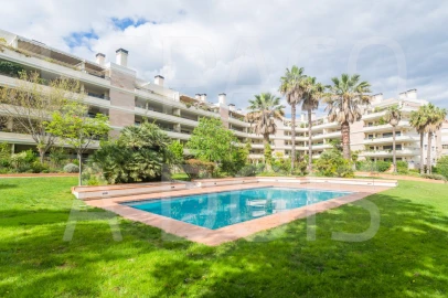 Apartamento T3 para Venda em Póvoa de Santa Iria e Forte da Casa