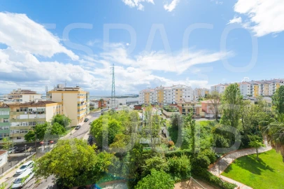 Apartamento T3 para Venda em Póvoa de Santa Iria e Forte da Casa