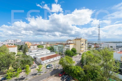 Apartamento T3 para Venda em Póvoa de Santa Iria e Forte da Casa