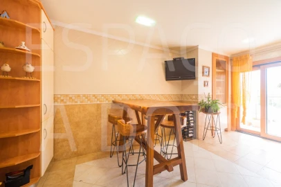 Apartamento T3 para Venda em Póvoa de Santa Iria e Forte da Casa