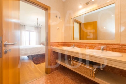 Apartamento T3 para Venda em Póvoa de Santa Iria e Forte da Casa