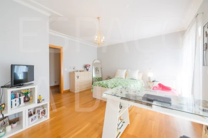 Apartamento T3 para Venda em Póvoa de Santa Iria e Forte da Casa