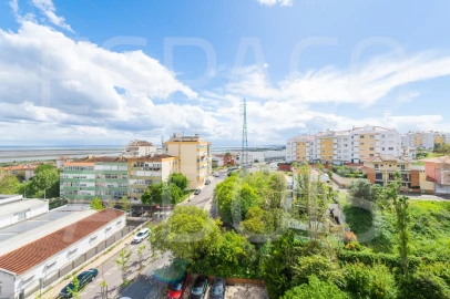 Apartamento T3 para Venda em Póvoa de Santa Iria e Forte da Casa