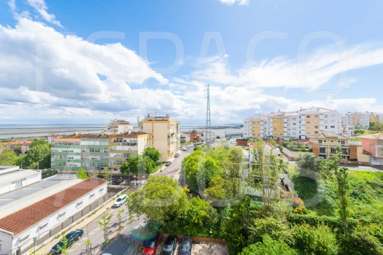 Apartamento T3 para Venda em Póvoa de Santa Iria e Forte da Casa Foto 75