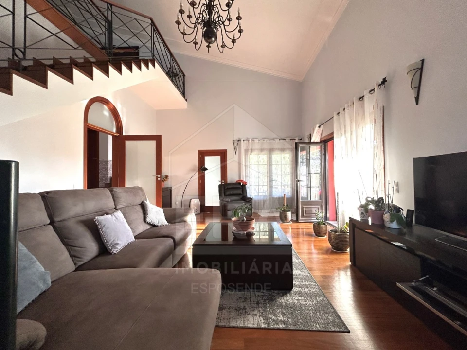 Moradia T4 para Venda em Chafe Foto 1