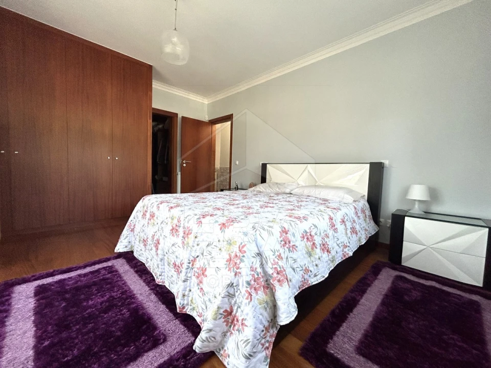 Moradia T4 para Venda em Chafe Foto 9