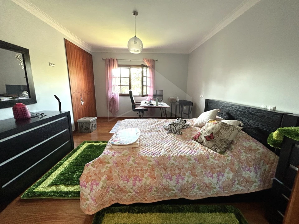 Moradia T4 para Venda em Chafe Foto 14