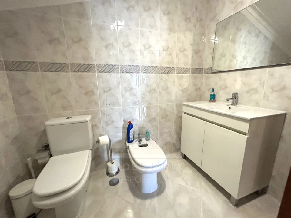 Moradia T4 para Venda em Chafe Foto 19