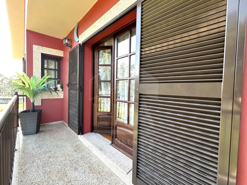Moradia T4 para Venda em Chafe Foto 21