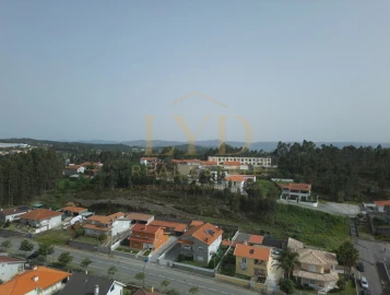 Terreno para Venda em Canedo, Vale e Vila Maior