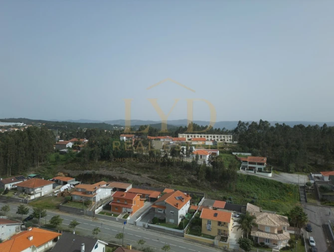 Terreno para Venda em Canedo, Vale e Vila Maior