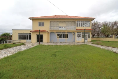 Moradia T3 para Venda em São João da Corveira