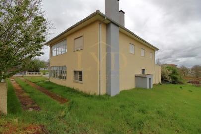 Moradia T3 para Venda em São João da Corveira