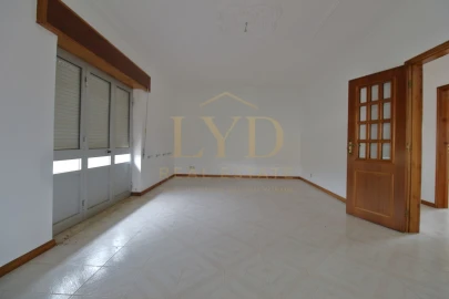 Moradia T3 para Venda em São João da Corveira