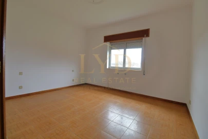 Moradia T3 para Venda em São João da Corveira