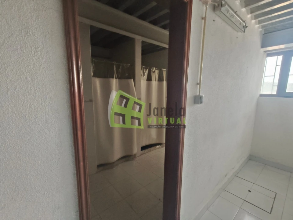 Armazém para Arrendamento em Alenquer (Santo Estêvão e Triana) Foto 8