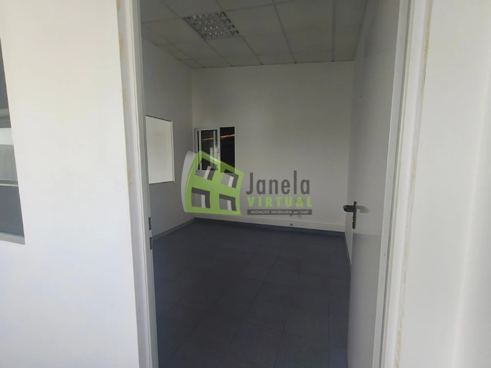 Armazém para Arrendamento em Alenquer (Santo Estêvão e Triana) Foto 20