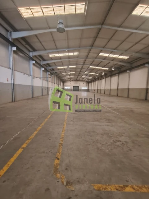 Armazém para Arrendamento em Alenquer (Santo Estêvão e Triana)