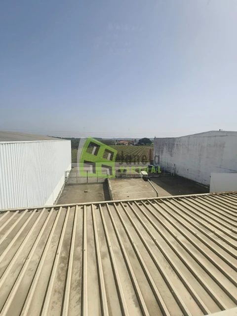 Armazém para Arrendamento em Alenquer (Santo Estêvão e Triana)