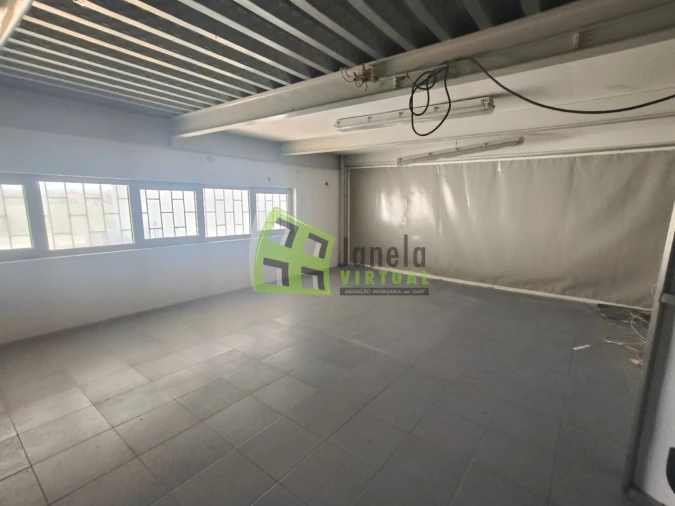 Armazém para Arrendamento em Alenquer (Santo Estêvão e Triana) Foto 15