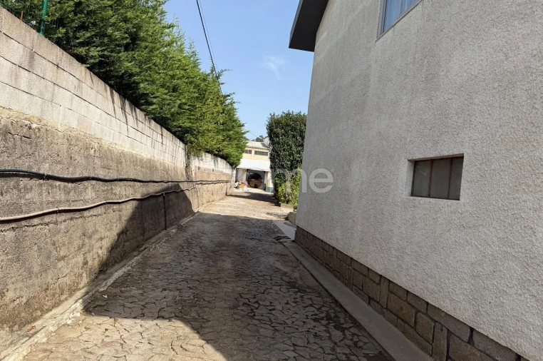 Terreno Comércio / Armazém para Arrendamento em Celeirós, Aveleda e Vimieiro Foto 5