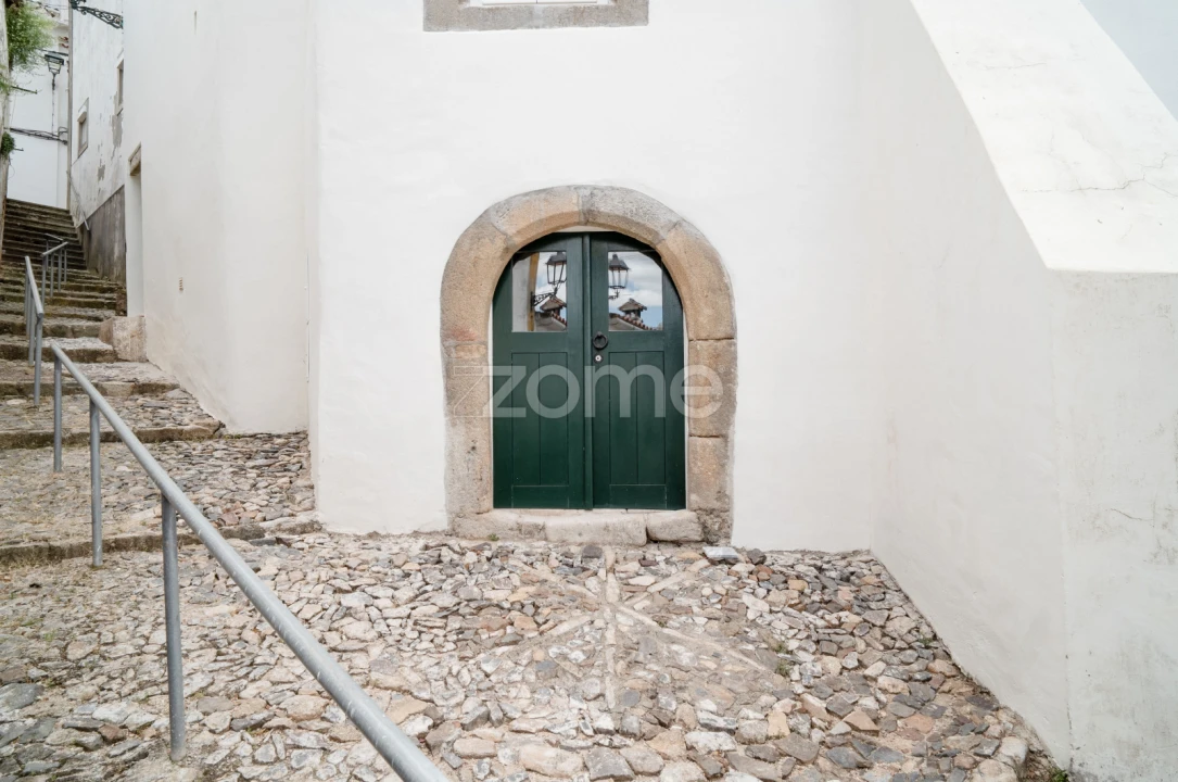 Moradia T4 para Venda em Santa Maria da Devesa Foto 3