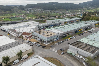 Terreno Comércio / Armazém para Venda em Sequeira