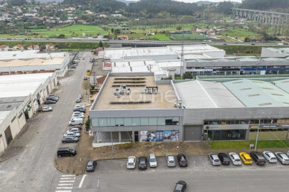 Terreno Comércio / Armazém para Venda em Sequeira
