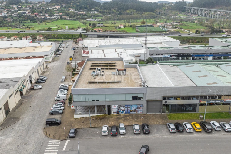 Terreno Comércio / Armazém para Venda em Sequeira Foto 8