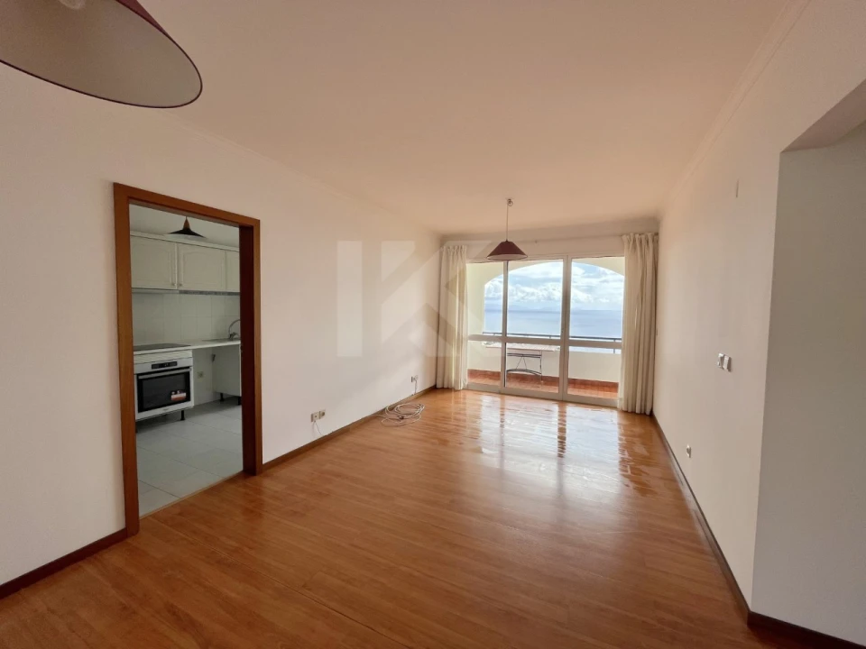 Apartamento T2 para Arrendamento em Caniço Foto 4