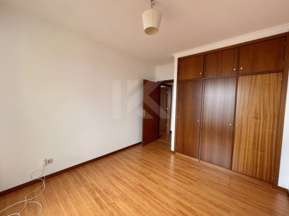 Apartamento T2 para Arrendamento em Caniço Foto 15