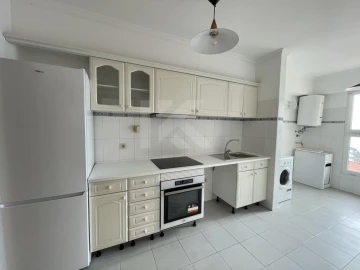 Apartamento T2 para Arrendamento em Caniço