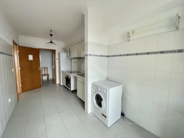Apartamento T2 para Arrendamento em Caniço