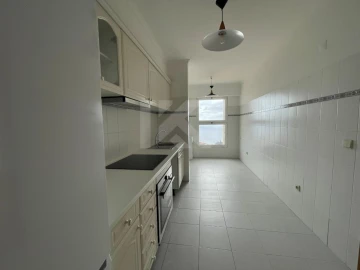 Apartamento T2 para Arrendamento em Caniço