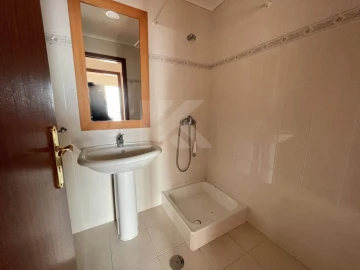 Apartamento T2 para Arrendamento em Caniço