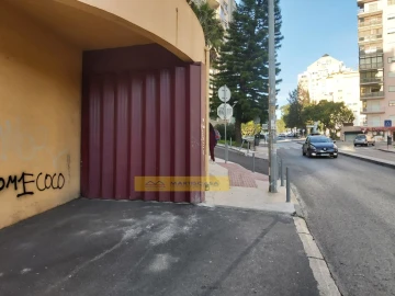 Garagem para Arrendamento em Algueirão-Mem Martins