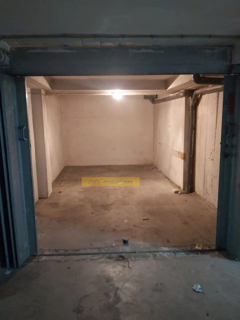 Garagem para Arrendamento em Algueirão-Mem Martins