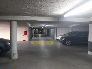 Garagem para Arrendamento em Algueirão-Mem Martins