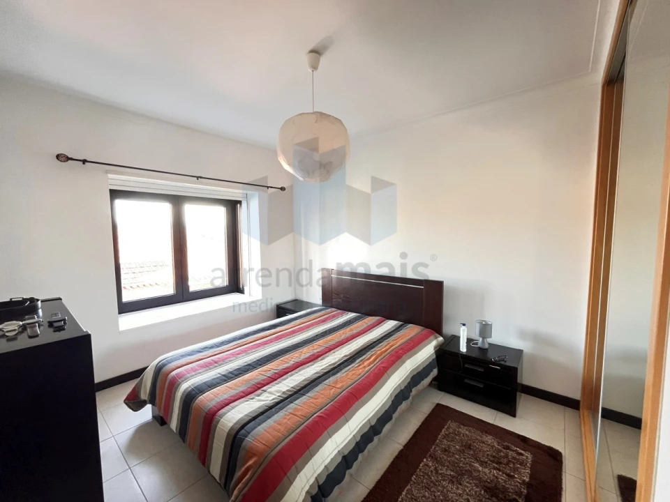 Apartamento T1 para Arrendamento em Santo Antonio dos Olivais Foto 10