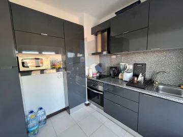 Apartamento T1 para Arrendamento em Santo Antonio dos Olivais