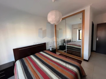 Apartamento T1 para Arrendamento em Santo Antonio dos Olivais