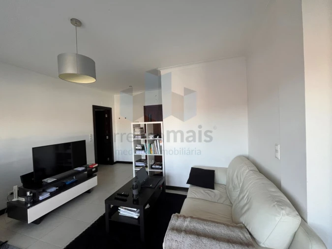 Apartamento T1 para Arrendamento em Santo Antonio dos Olivais Foto 4