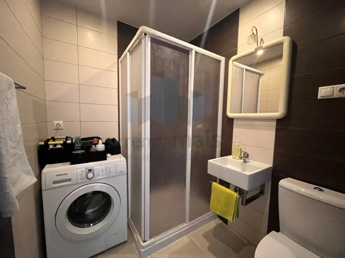 Apartamento T1 para Arrendamento em Santo Antonio dos Olivais Foto 9