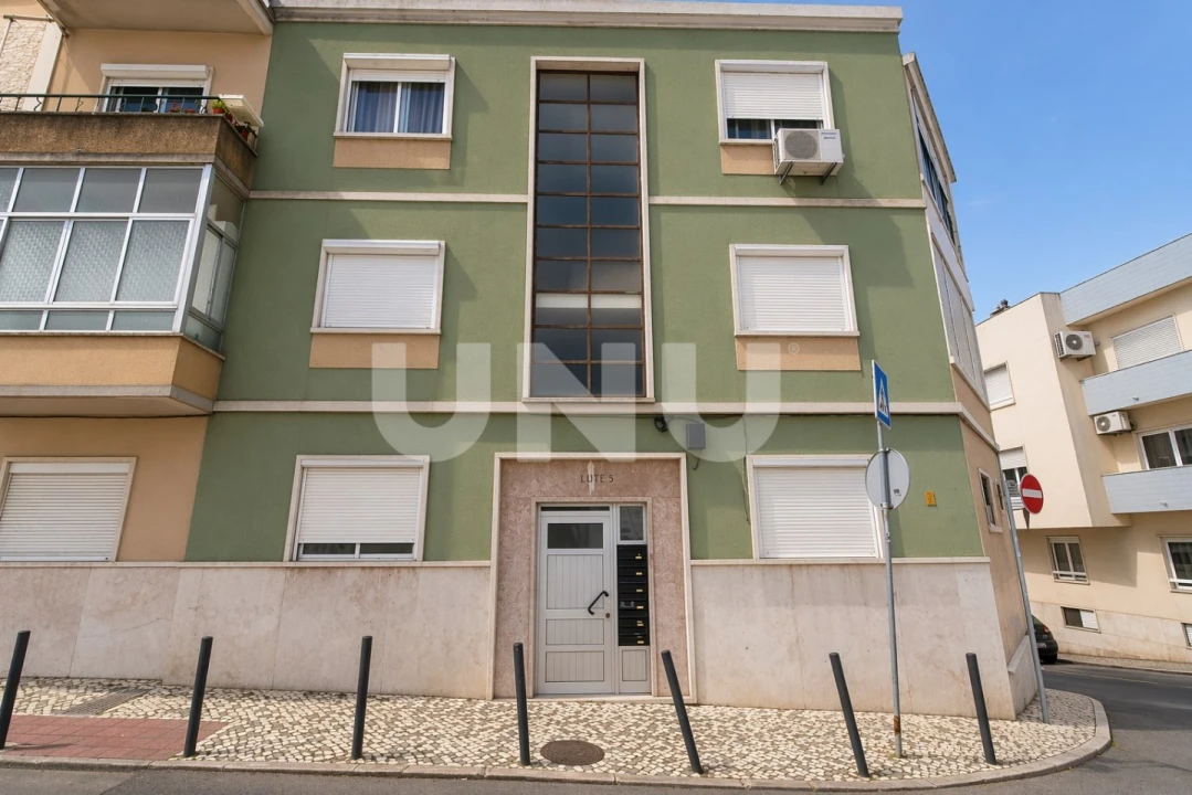 Apartamento T2 para Venda em Alverca do Ribatejo e Sobralinho Foto 1